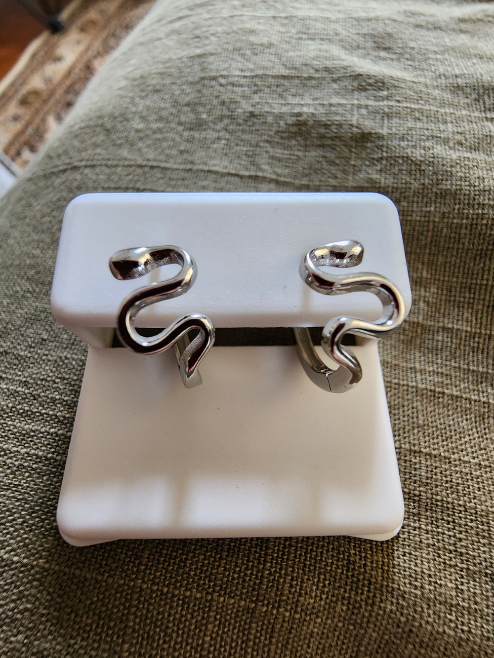 925 Sterling Silver Snake Huggie-Hoop Earrings - Sculptural Serpentine Design